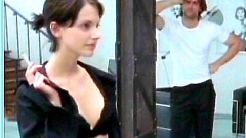 Pic: Marie Zielcke in Models (2000)