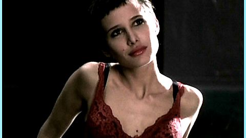 Pic: Nadeshda Brennicke in Curiosity & the Cat (1999)