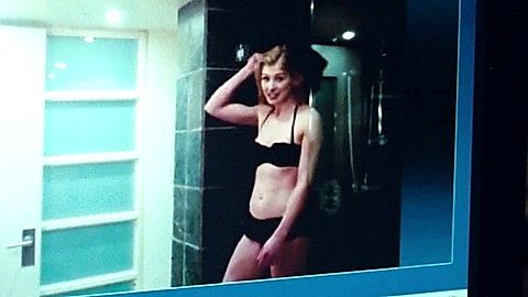 Pic: Rosamund Pike in Hector and the Search for Happiness (2014)