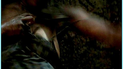 Pic: Allison Dean in Tears of the Sun (2003)