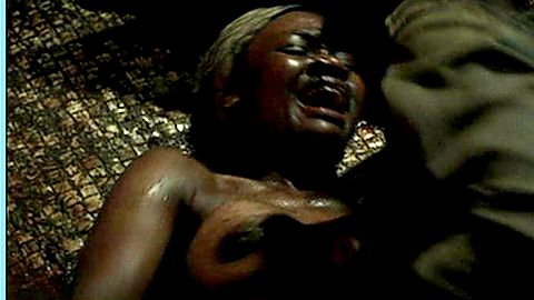 Pic: Allison Dean in Tears of the Sun (2003)