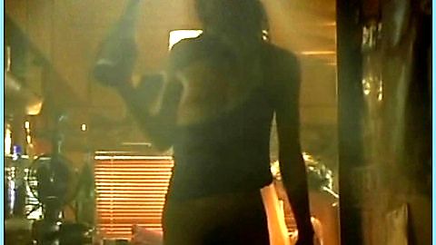 Pic: Jule Böwe in Ganz unten, ganz oben (1999)