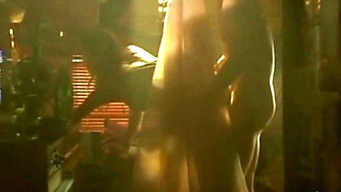 Pic: Jule Böwe in Ganz unten, ganz oben (1999)