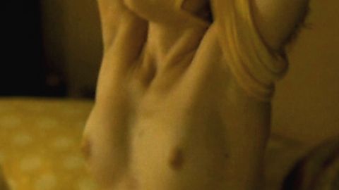 Pic: Nadja Bobyleva in Verschwende deine Jugend (2003)