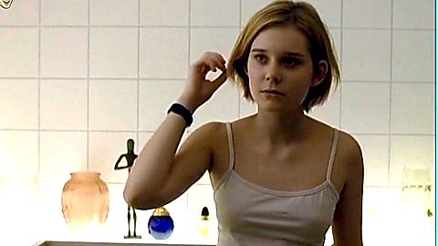Pic: Nadja Bobyleva in Hand in Hand (2001)