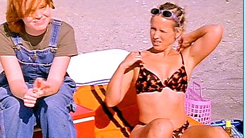 Pic: Jennifer Dundas Lowe in Swimming (2000)