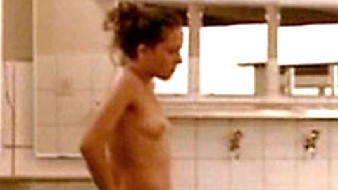Pic: Louise Szpindel in Des épaules solides (2003)