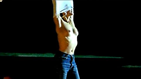 Pic: Cécile Richard in Nos vies heureuses (1999)