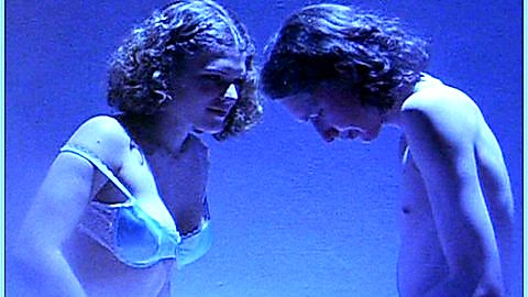 Pic: Ina Balint in Freundinnen und andere Monster (1998)