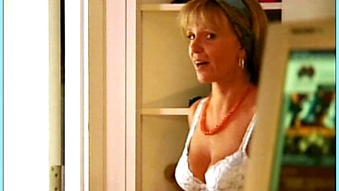 Pic: Ulrike Kriener in Mädchen Mädchen! (2001)