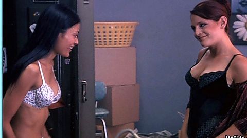 Pic: Kira Clavell in Rub & Tug (2002)