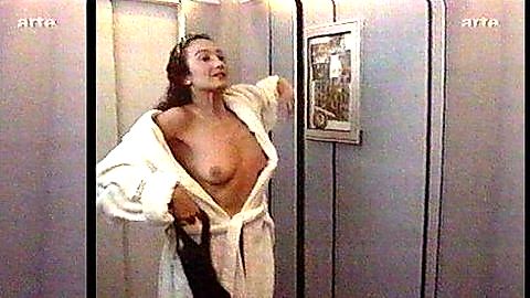 Pic: Konstanze Breitebner in Spatz in der Hand (1996)