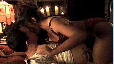 Pic: Kaaren de Zilva in Hellraiser: Hellseeker (2002)