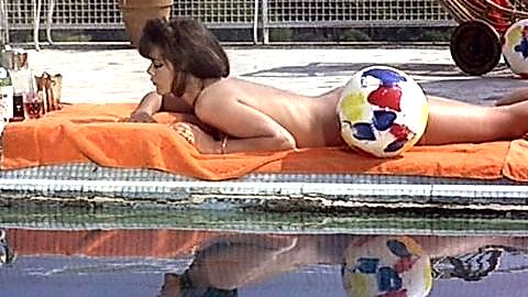 Pic: Tina Aumont in Scusi, lei è favorevole o contrario? (1967)