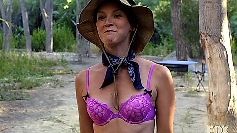 Pic: Carla Gallo in Bones (2005)
