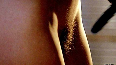 Pic: Anna Mouglalis in Sotto falso nome (2004)