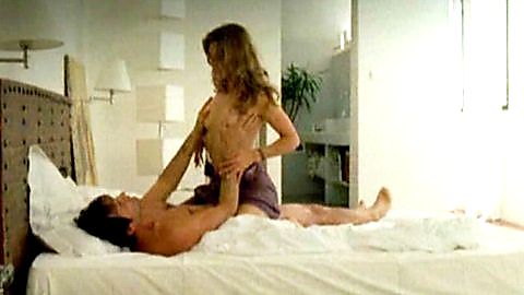 Pic: Élodie Navarre in Poussière d'amour (2006)