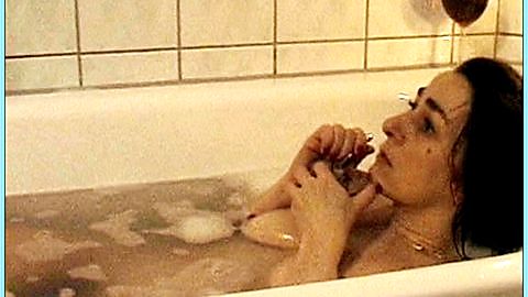 Pic: Steffi Kühnert in Halbe Treppe (2002)