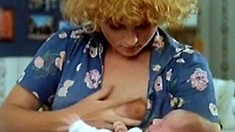 Pic: Valérie Mairesse in L' une chante, l'autre pas (1977)