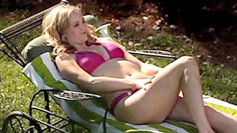 Pic: Fiona Gubelmann in Wilfred (2011)