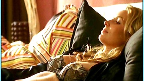 Pic: Simone Hanselmann in Alles außer Sex (2005)