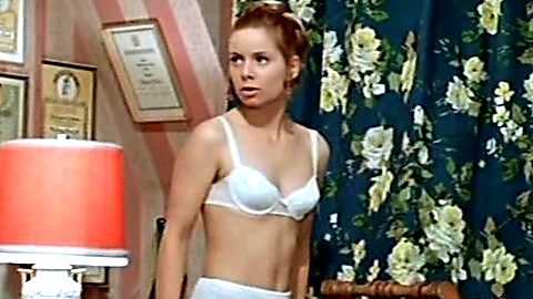 Pic: Evelyn Opoczynski in Du und ich und Klein-Paris (1971)