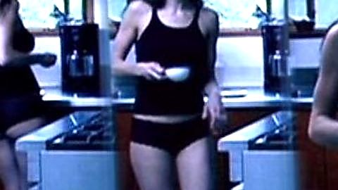 Pic: Kelsey Oldershaw in The Affair (2003)