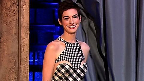 Pic: Anne Hathaway in Late Night with Jimmy Fallon (2009)