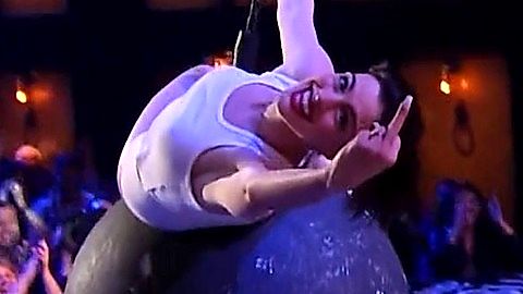 Pic: Anne Hathaway in Lip Sync Battle (2015)