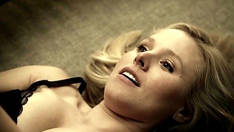 Pic: Kristen Bell in House of Lies (2012)