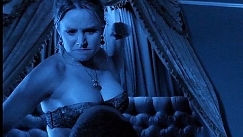 Pic: Kristen Bell in House of Lies (2012)