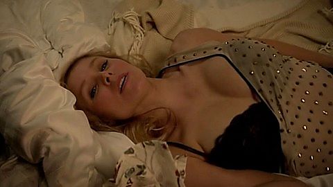 Pic: Kristen Bell in House of Lies (2012)