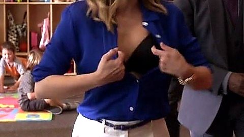 Pic: Kristen Bell in House of Lies (2012)