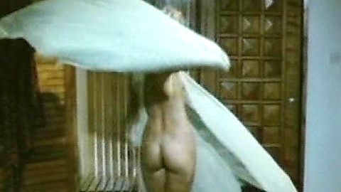Pic: Isa Haller in Dirndljagd am Kilimandscharo (1983)