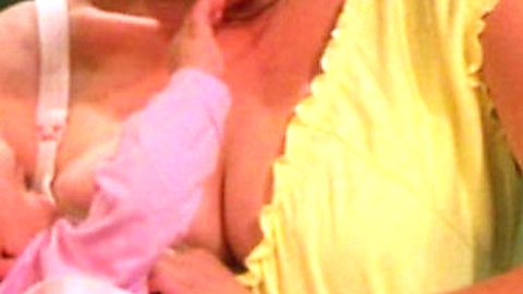 Pic: Sara Rue in Two and a Half Men (2003)