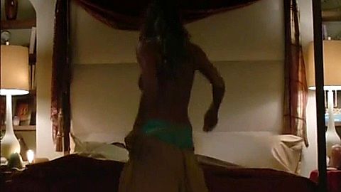 Pic: Beau Garrett in Girlfriends' Guide to Divorce (2014)