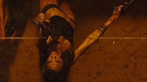 Pic: Zoe Saldana in The Losers (2010)