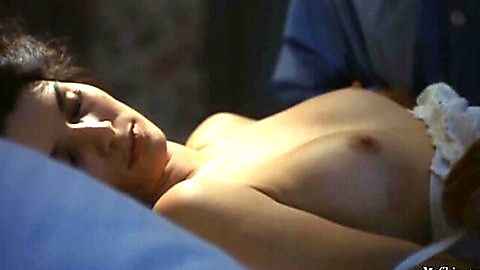 Pic: Delphine Forest in Le nombril du monde (1993)