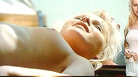 Pic: Julie Jurištová in Aber Doktor! (1980)