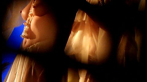 Pic: Doris Milmore in The Hunger (1997)
