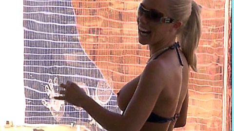 Pic: Kendra Wilkinson in The Girls Next Door (2005)