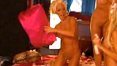 Pic: Kendra Wilkinson in The Girls Next Door (2005)