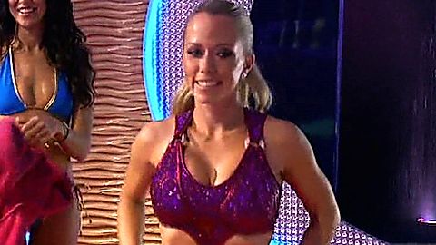 Pic: Kendra Wilkinson in Splash! (2013)