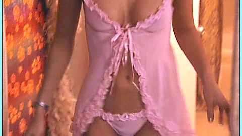Pic: Adrianne Curry in America's Next Top Model (2003)