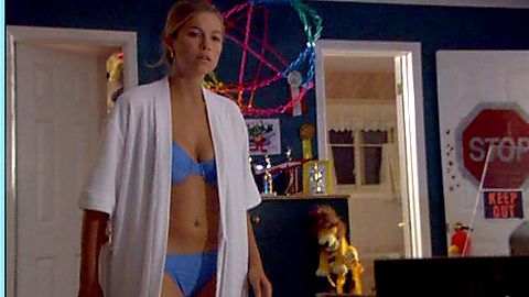Pic: Erin Davis in Odyssey 5 (2002)
