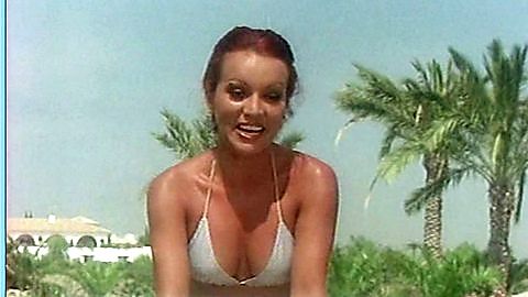 Pic: Iris Chacón in La mujer es un buen negocio (1977)