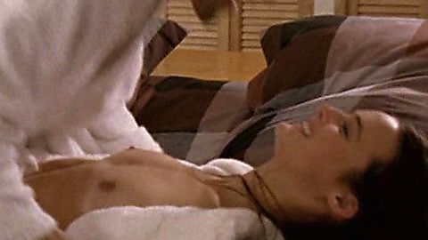 Pic: Jennifer Decker in L' amour dangereux (2003)