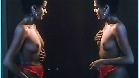 Pic: Sonia Topazio in Club Vacanze (1995)