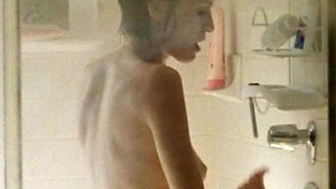Pic: Arly Jover in The Young Unknowns (2000)