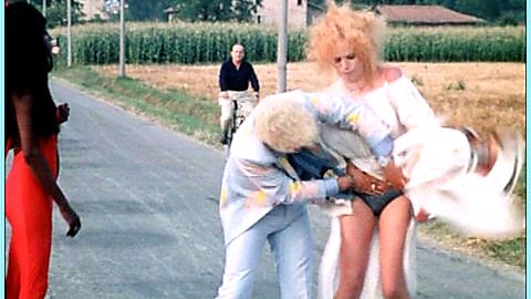Pic: Delia Boccardo in La mazurka del barone, della santa e del fico fiorone (1975)